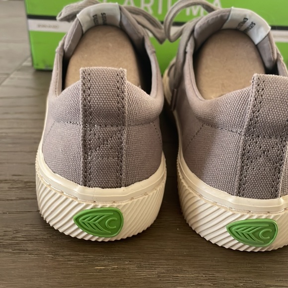 Cariuma OCA Low Mystic Gray Canvas Sneaker. Worn once. Fit is more like 7.5/8. - Picture 4 of 4